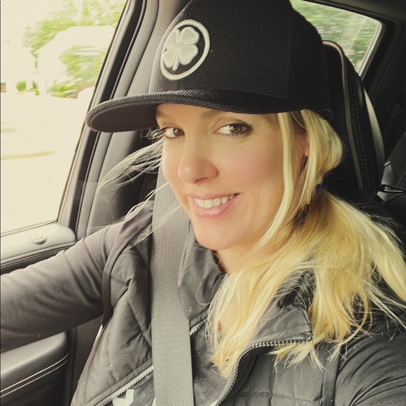 Meet your Posher, Nicole - Picture 4 of 5